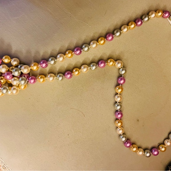 elegant Long strand 48 inch multi color 10mm shell pearl necklace NWT - Picture 6 of 12
